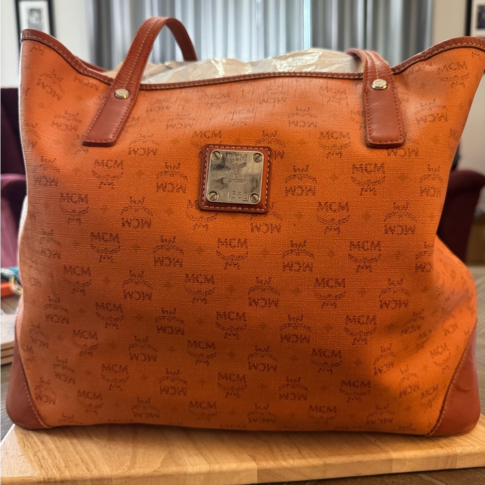 MCM Visetos tote bag, similar in style to the MCM Liz Shopper. COMES WITH COA